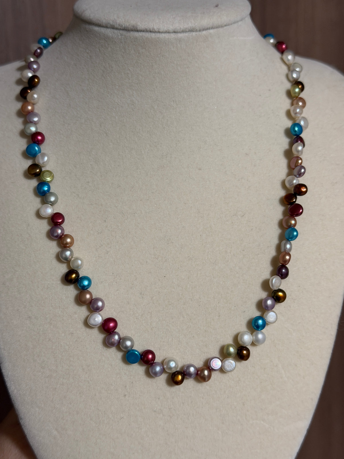 Metallic-Pearl Necklace