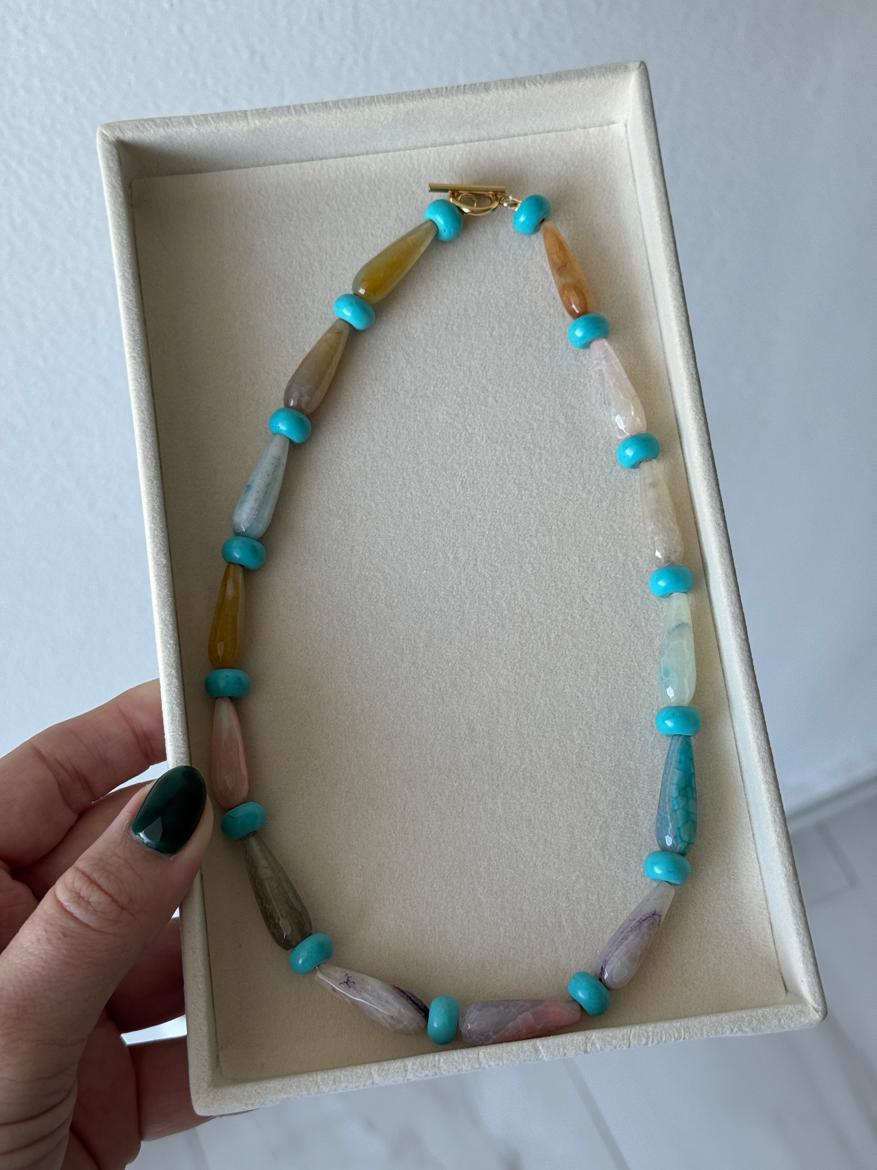 Multicolor Agate and Howlite Necklace
