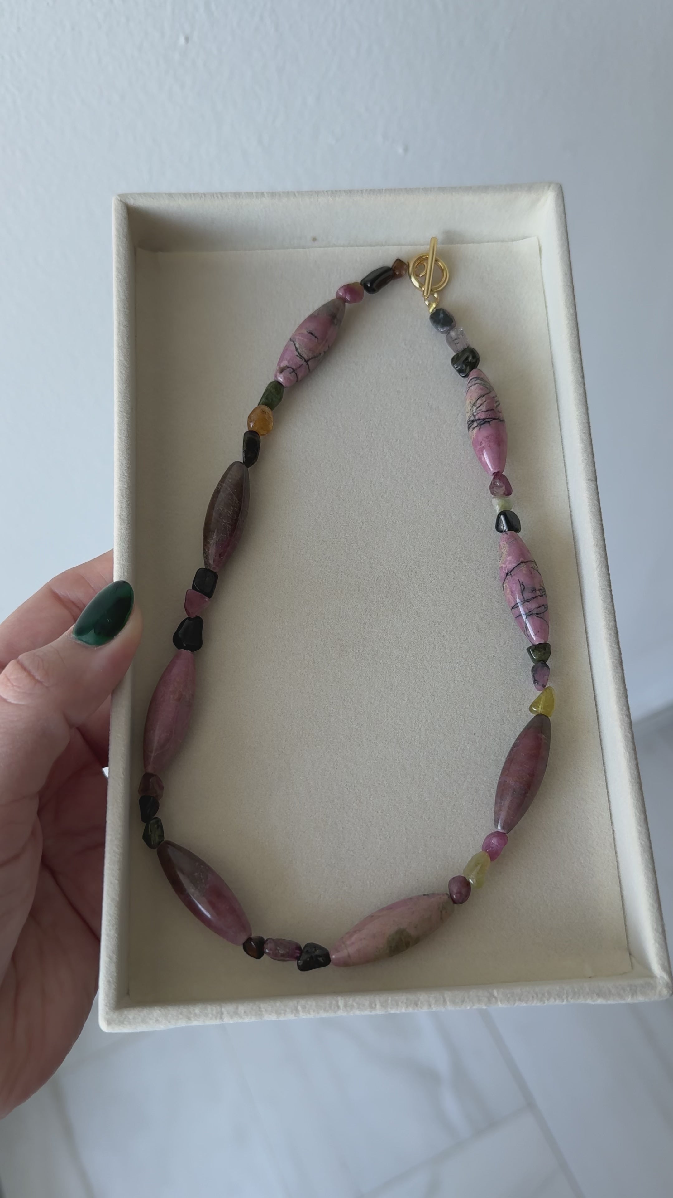 Rhodonite and Turmalina necklace