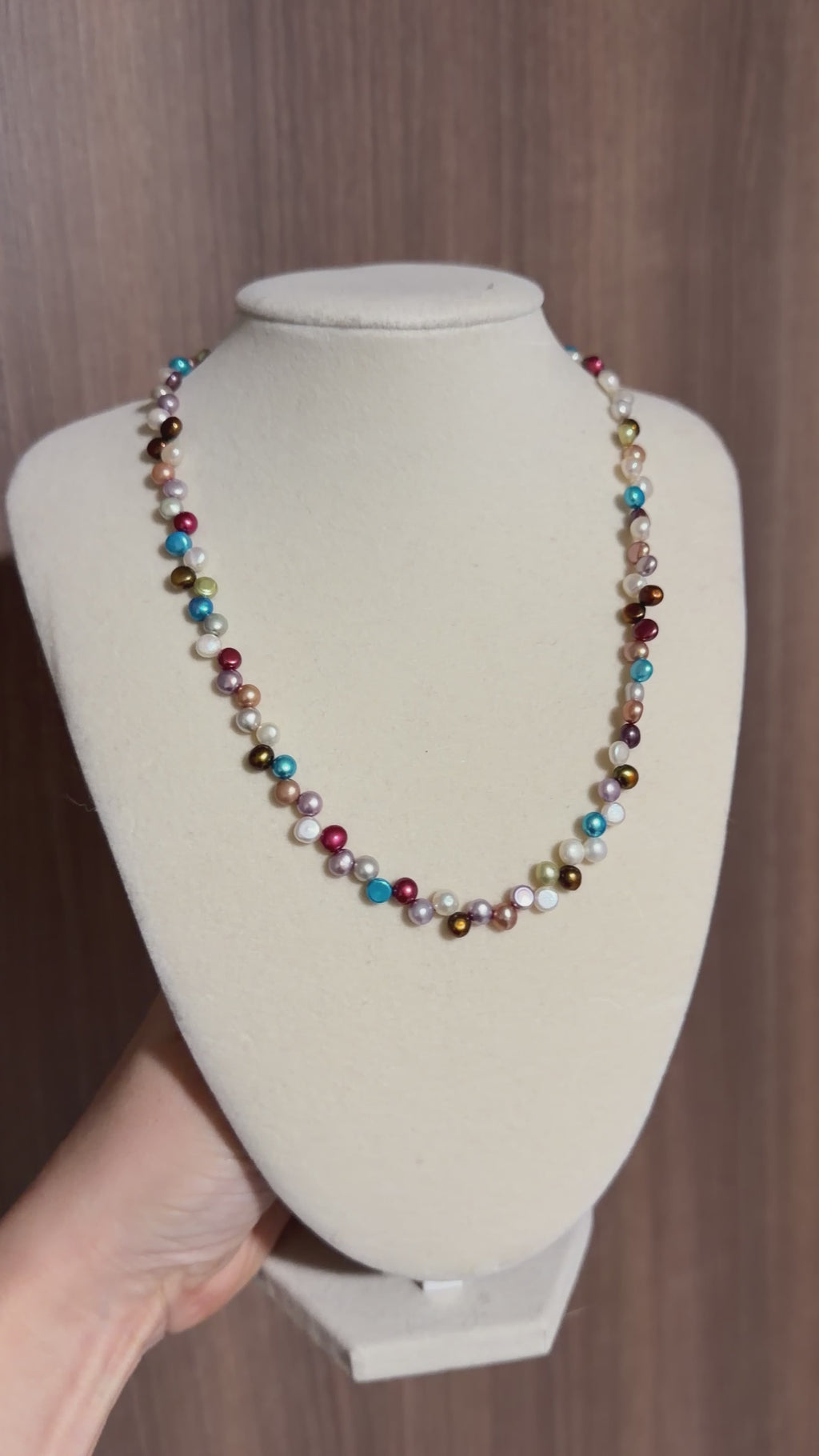 Metallic-Pearl Necklace
